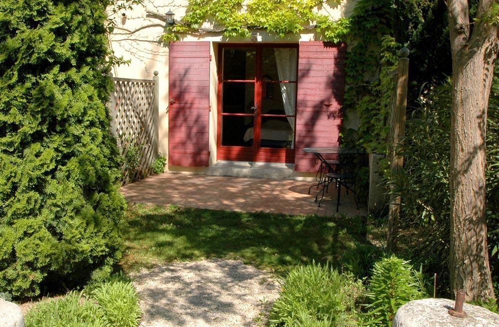 Отель La Tuiliere En Luberon Кадне Экстерьер фото