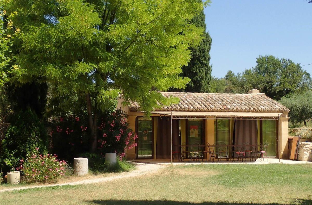 Отель La Tuiliere En Luberon Кадне Экстерьер фото